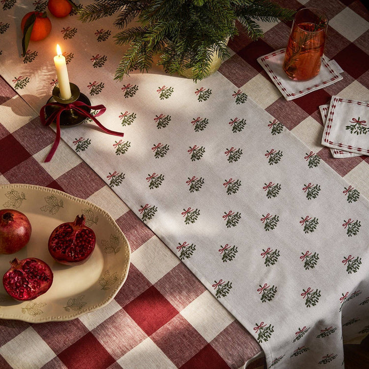 Mistletoe Table Runner: 35 x 200cm