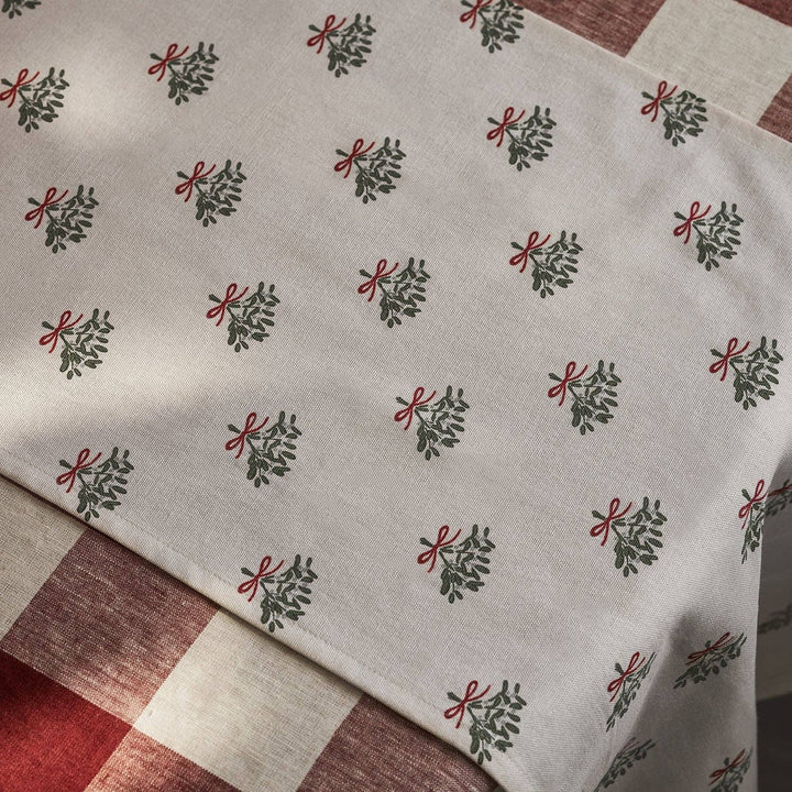 Mistletoe Table Runner: 35 x 200cm
