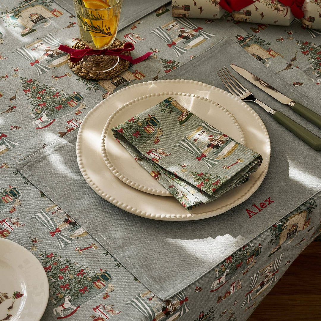Cosy Christmas Napkins (Set of 4)