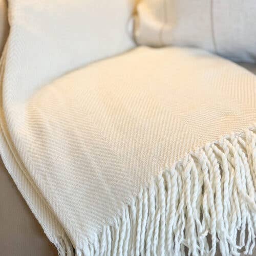 Cream Throw Blanket – Soft Finish