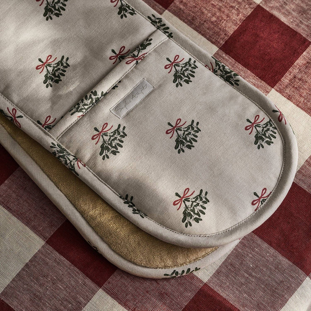 Mistletoe Double Oven Glove